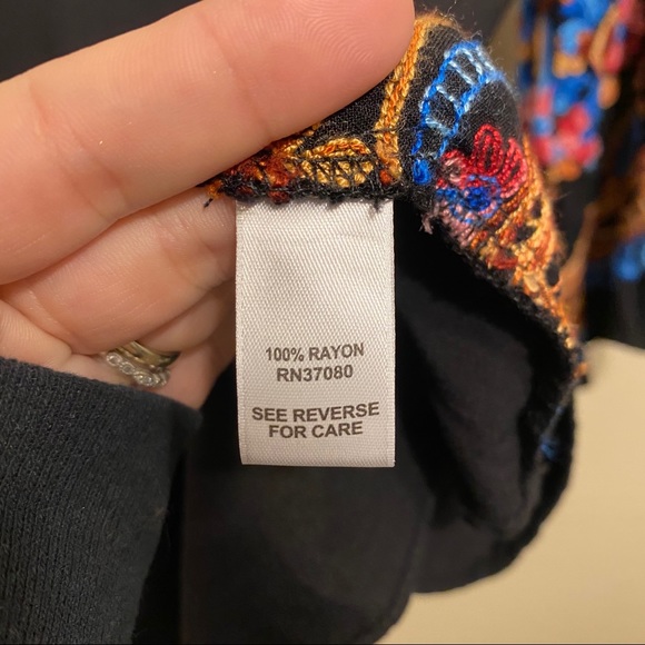 C EST 1946 Bell Sleeve Hem Embroidered Tunic Top - Picture 6 of 11